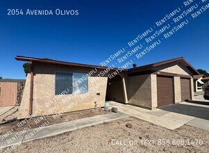 Building Photo - 2054 Avenida Olivos