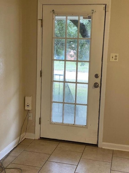 Building Photo - 1361 Westlawn Dr