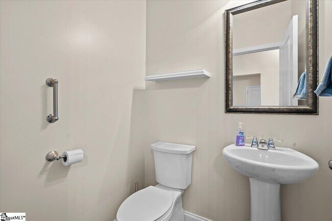 Building Photo - 906 Deephallow Pl