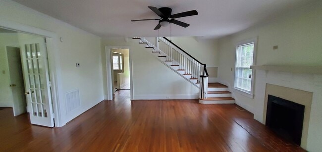 Building Photo - 6 Bedroom 2 Bathroom Single Family Home