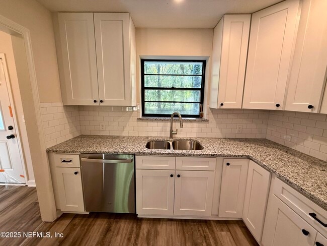 Building Photo - 2516 Horseshoe Bend Rd