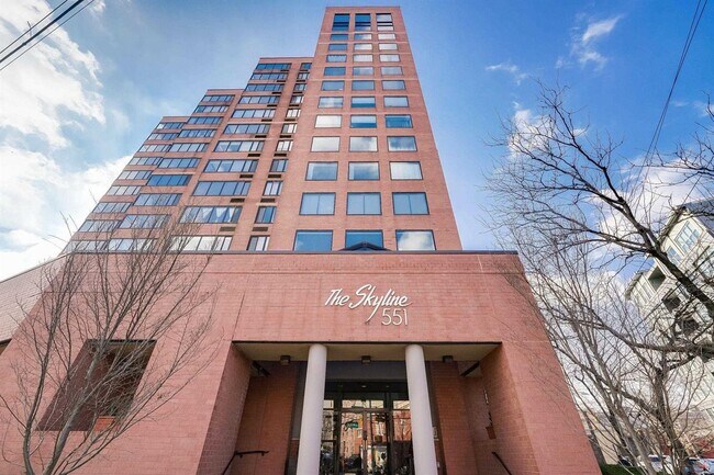 Building Photo - 551 Observer Hwy