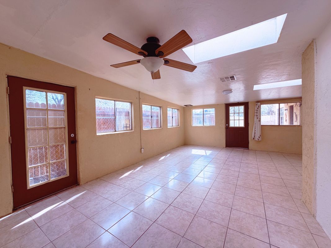 Building Photo - 1235 W Ontario St