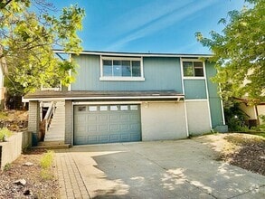 Building Photo - 1075 Braddock Ct