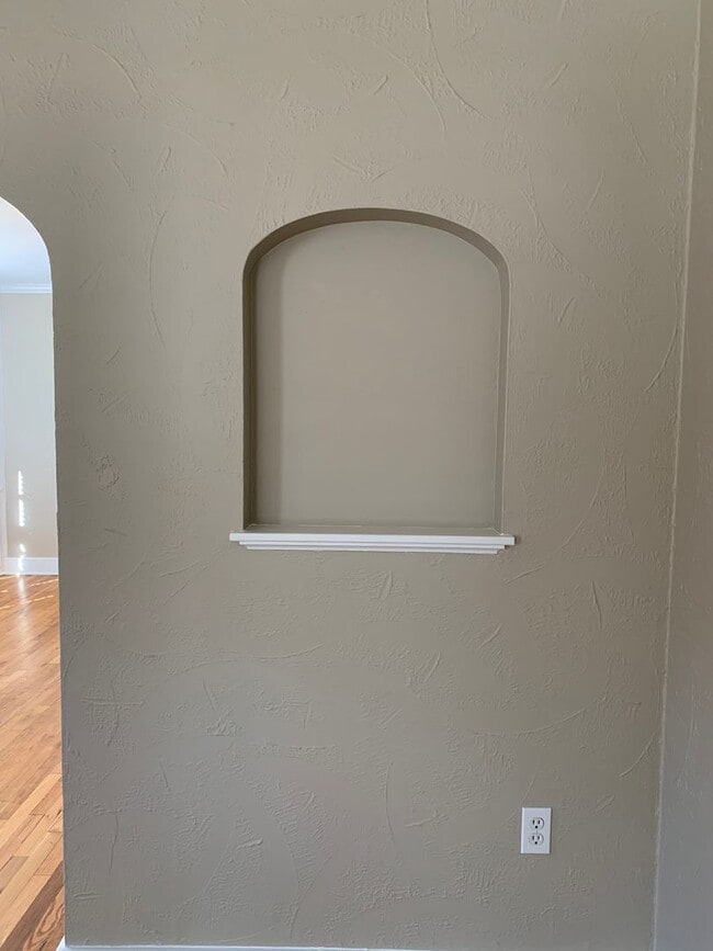 Building Photo - Downtown Jonesboro! 3 Bed 2 Bath