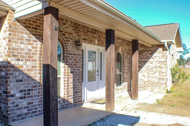 Building Photo - 162 James Dr