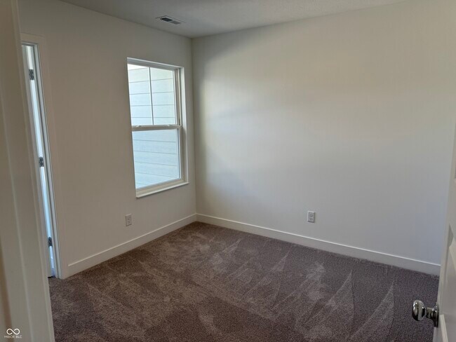 Building Photo - 15203 Farrington Rd