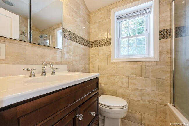 Building Photo - 212 Fernwood Terrace