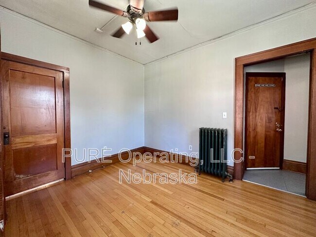 Building Photo - 4821 Underwood Ave