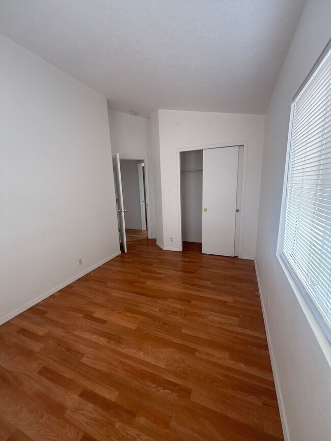 Building Photo - 4729 Chesapeake Pl NE