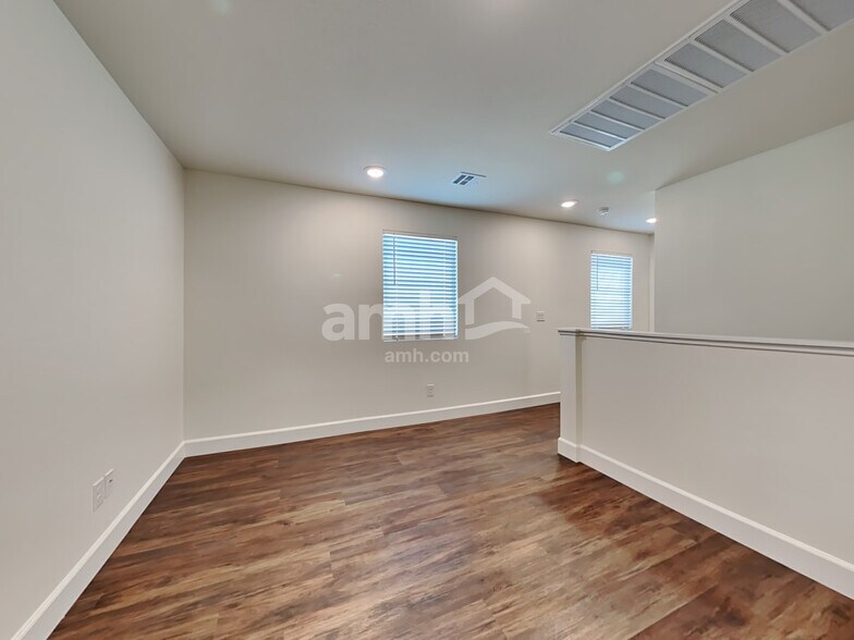 Building Photo - 290 Austin Bellerose Pl