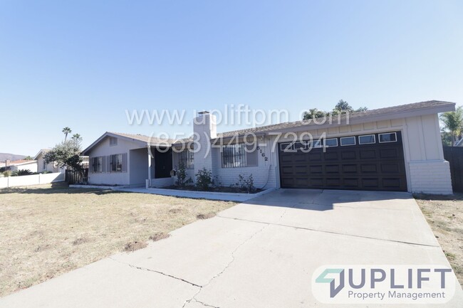 Primary Photo - 4bed/2bath house with garage & POOL