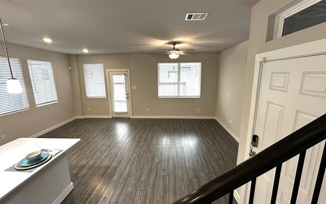 Building Photo - 3113 Moontide Ln