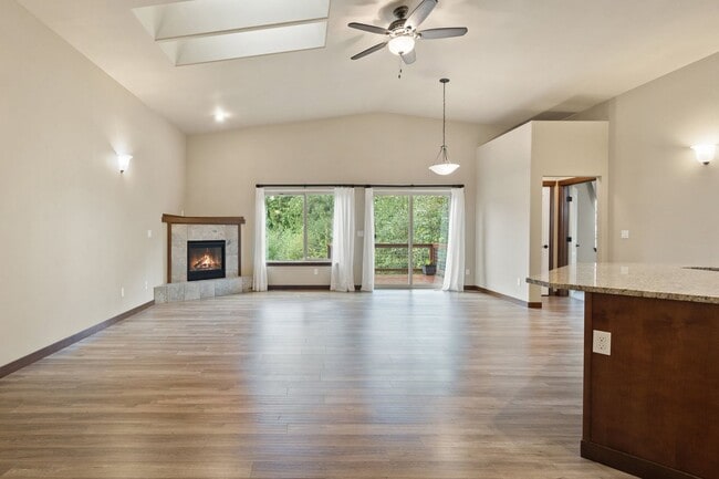 Building Photo - Charming Single-Story Home in Poulsbo