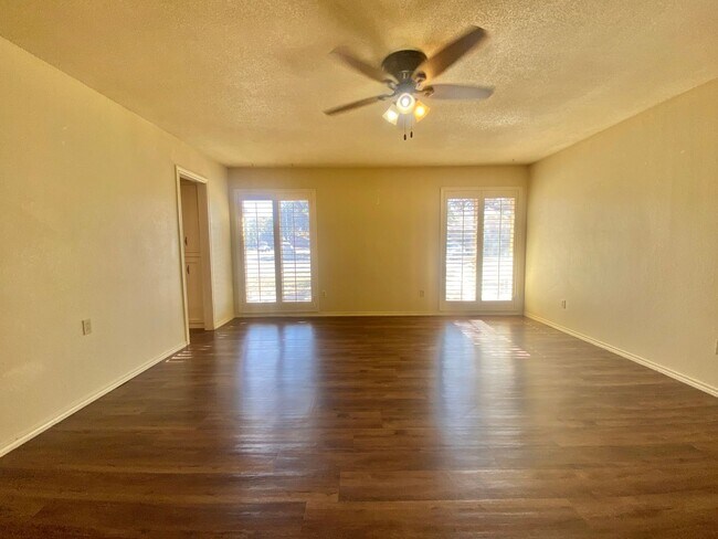 Building Photo - Great 5 bedroom home near LCU now available