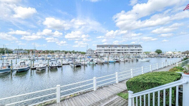Building Photo - 505 Harbour Cove