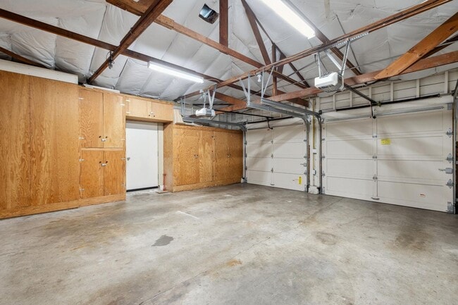 Building Photo - Charming 3-Bedroom Home with Office in desirable Old Palo Alto neighborhood Avail Feb 7th