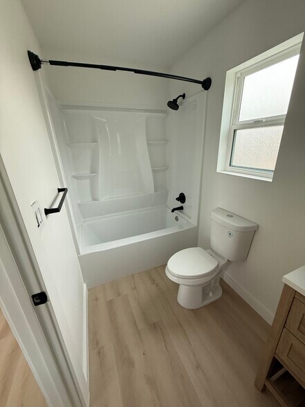 Building Photo - 14818 Astoria St