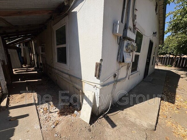 Building Photo - 1265 I St