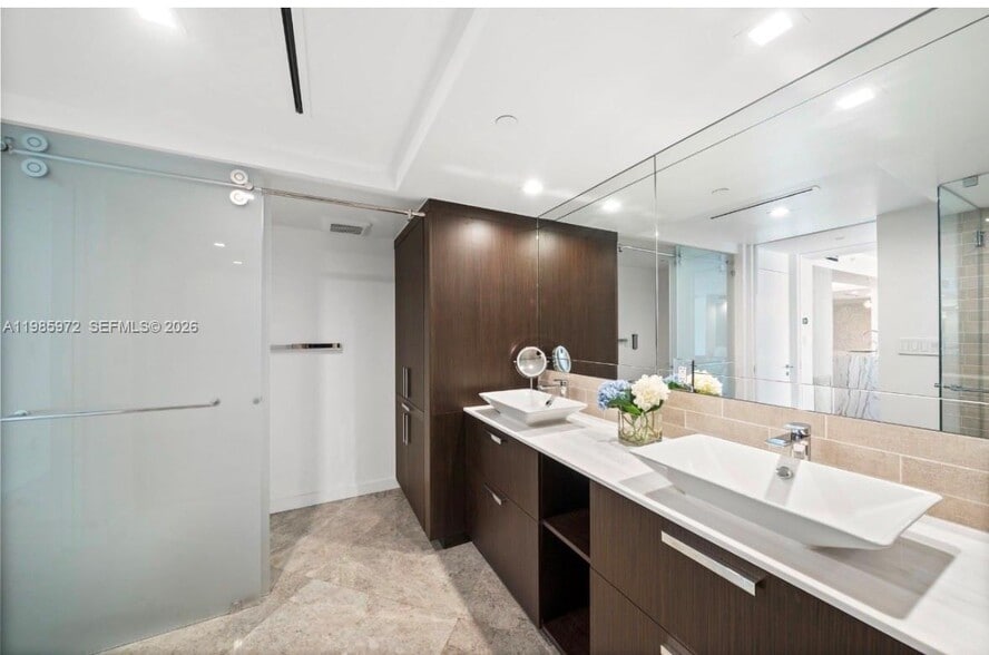 Building Photo - 1500 Ocean Dr