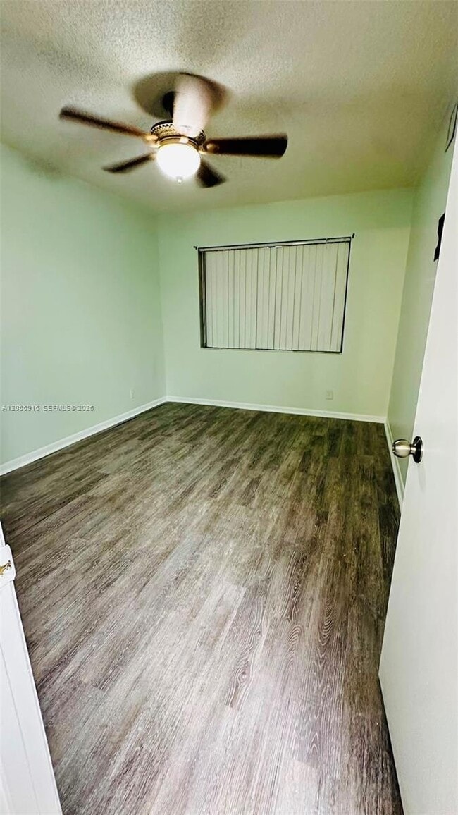 Building Photo - 2091 Coral Ridge Dr