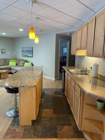 Building Photo - 868 Ledgewood Dr