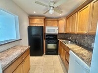 Building Photo - 147 Fanshaw D