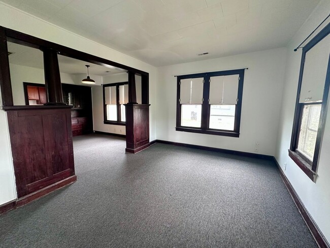 Building Photo - Updated 4-Bed House with Fenced Yard in Efland!