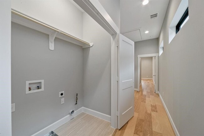 Building Photo - 1119 E 27th St