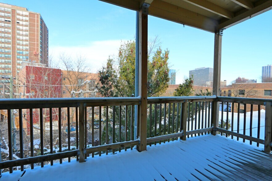 Building Photo - 918 W Buena Ave