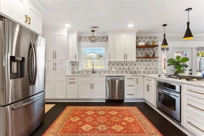 Building Photo - 2968 Catalina Dr