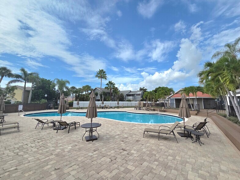 Building Photo - 5305 Buckhead Cir