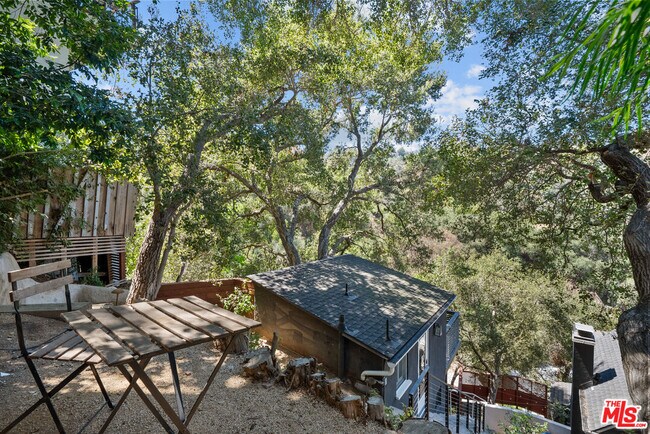 Building Photo - 8316 Maple Dr