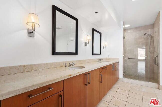 Building Photo - 10800 Wilshire Blvd