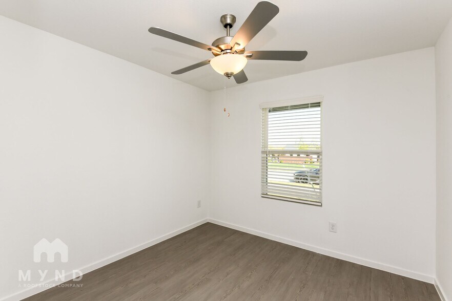 Building Photo - 2708 Ctr Crk Ln