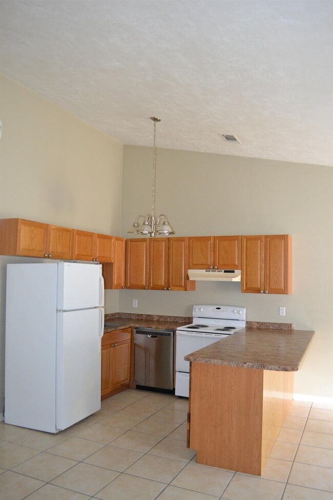 Building Photo - 2041 Continental Ave