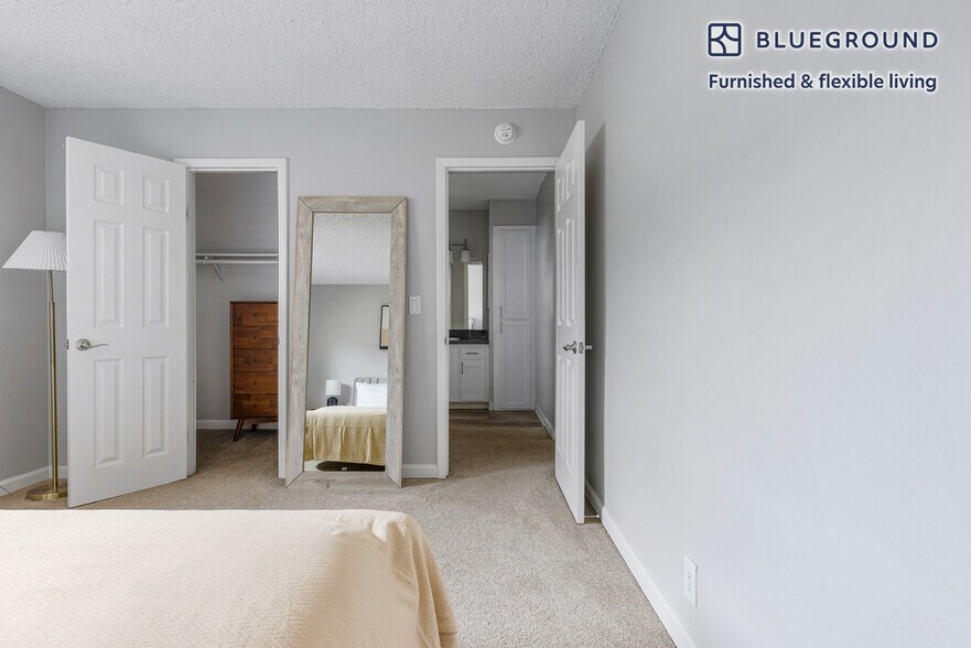 Building Photo - 202 Calvert Dr