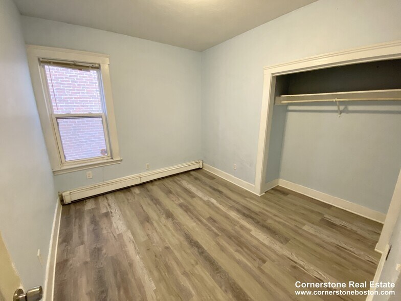 Building Photo - 1562 Tremont St