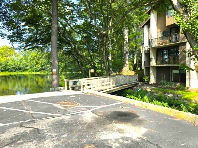 Building Photo - 231 Canal Park Dr