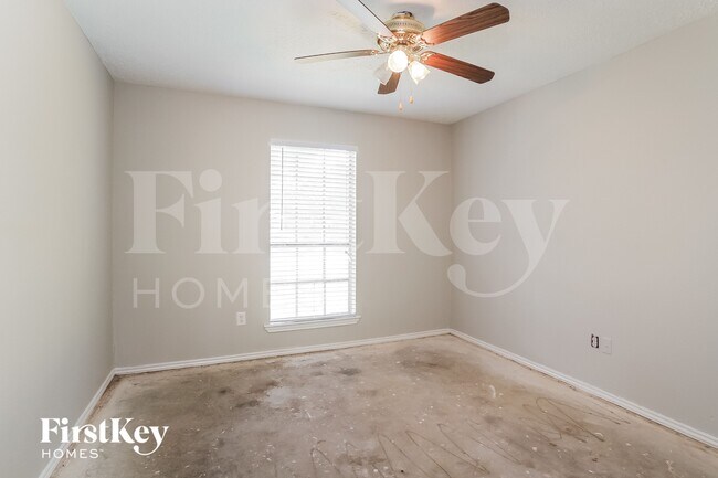 Building Photo - 24119 Lone Elm Dr