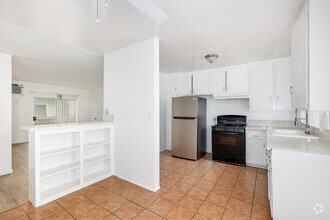 Interior Photo - 5640 Fair Ave