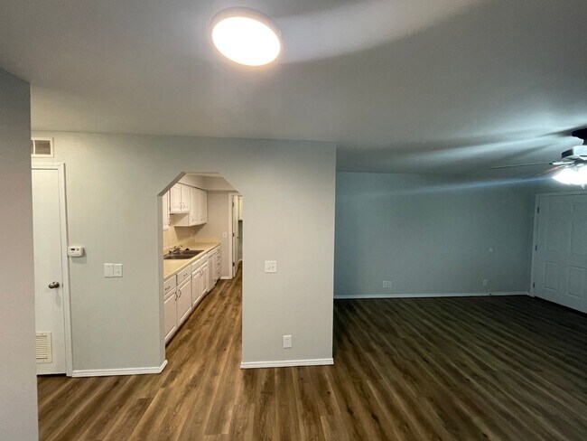 Building Photo - 2301/2307 W FR 164