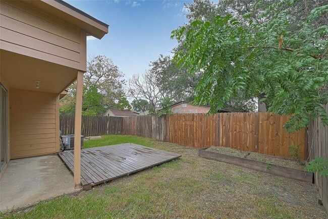 Building Photo - 940 Somercotes Ln