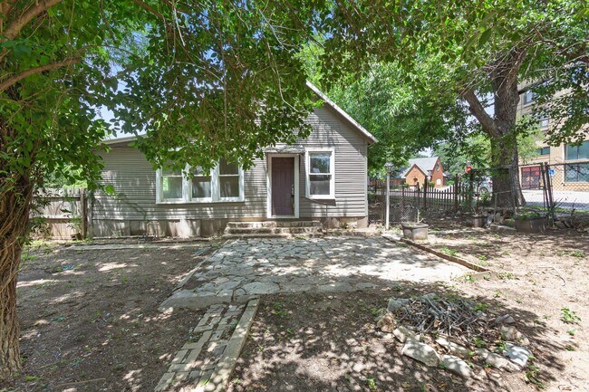 Building Photo - 333 W Hutchison St