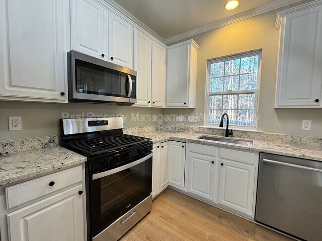 Building Photo - 1413 Crimson Creek Dr