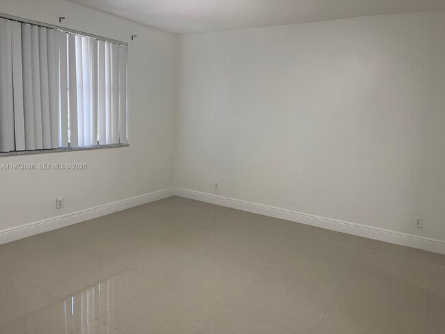 Building Photo - 11202 Taft St