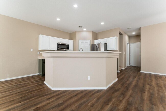 Building Photo - 6604 Lavender Lilly Ln