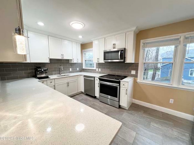 Building Photo - 98 Ormond St