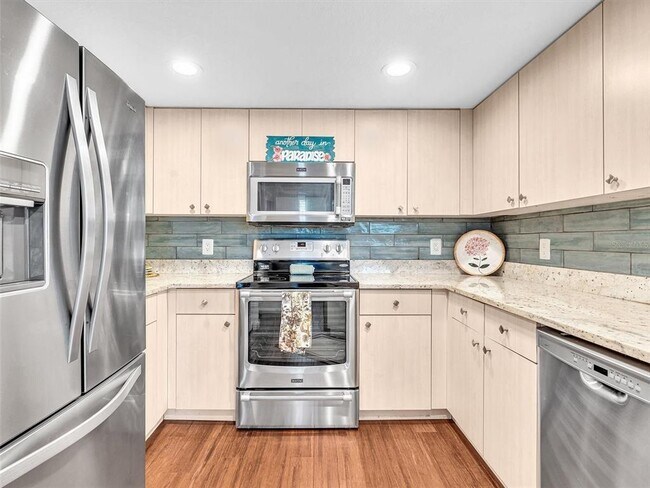 Building Photo - 1801 N Flagler Dr