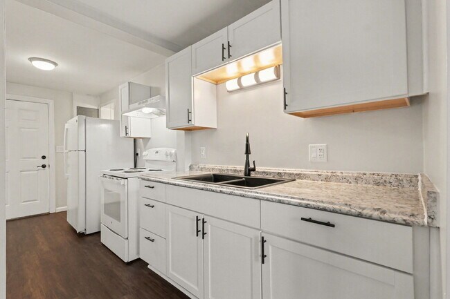 Building Photo - Updated 1 Bedroom Rental Close To Downtown $850/month